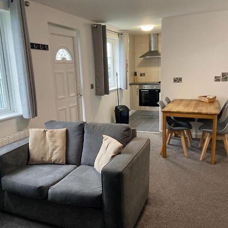 Lovely Ilfracombe Apartment 2 Bedrooms Num 3 ภายนอก รูปภาพ