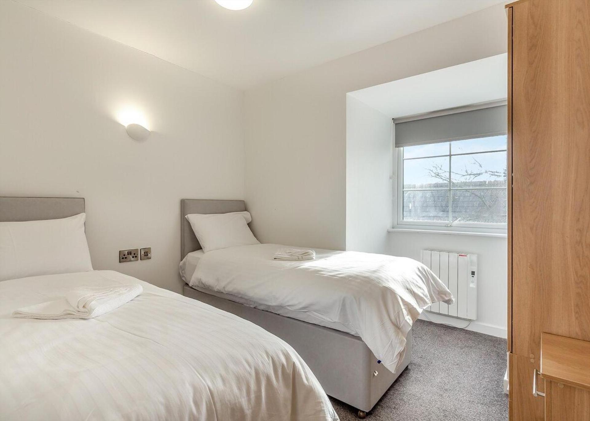 Lovely Ilfracombe Apartment 2 Bedrooms Num 3 ภายนอก รูปภาพ