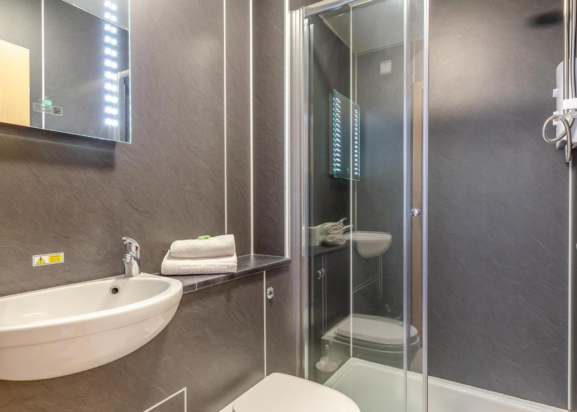 Lovely Ilfracombe Apartment 2 Bedrooms Num 3 ภายนอก รูปภาพ