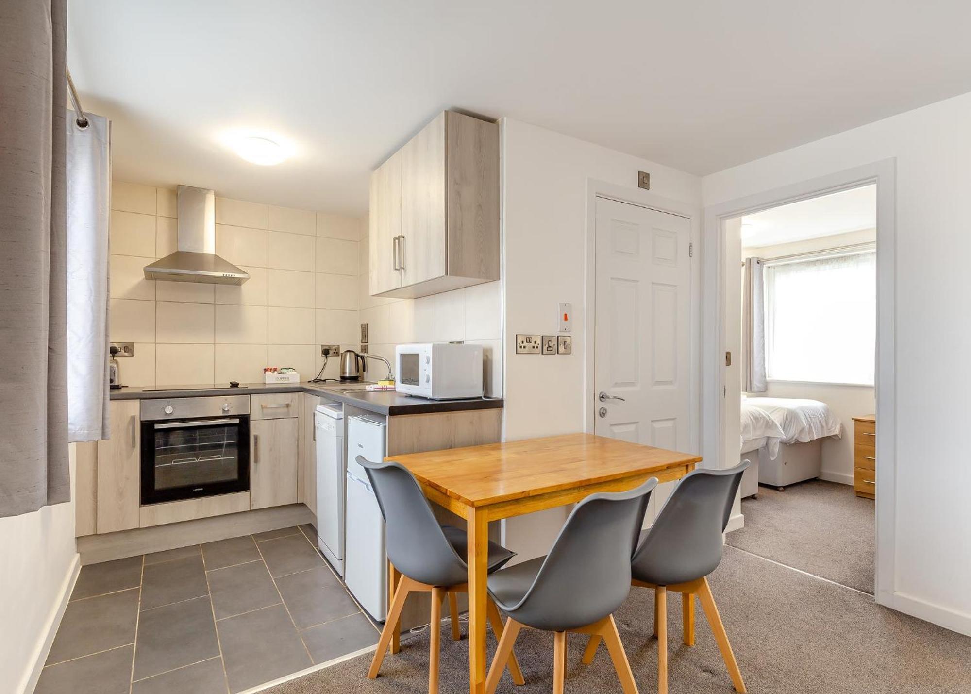 Lovely Ilfracombe Apartment 2 Bedrooms Num 3 ภายนอก รูปภาพ